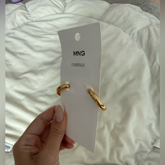 NWT Mango Gold (not real gold) Hoop Earrings - Picture 4 of 11